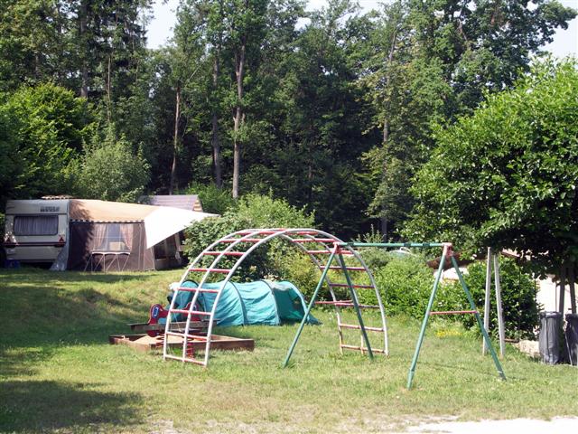 Der hintere Spielplatz